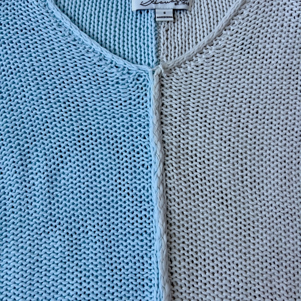 Two-Tone Vintage Havana blue and White Sweater - Picture 3 of 5